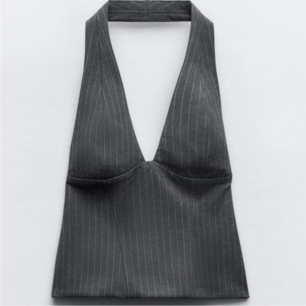 NWT ZARA Top with a halter neckline, V-neck and exposed back. Grey. Size L